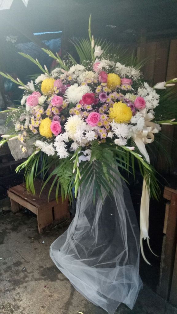 Karangan Bunga Kudus: Menyempurnakan Setiap Perayaan dan Acara